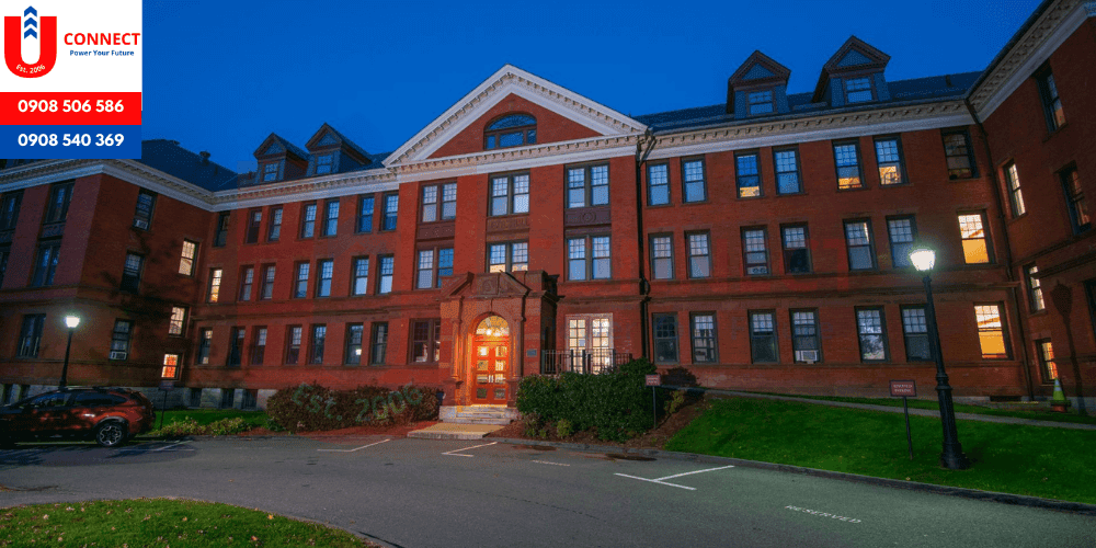 Trung học Worcester Academy, bang Massachusetts, Mỹ